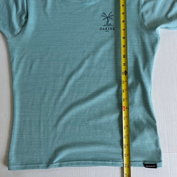 Dakine Sz M Dauntless UPF 50 Loose Fit Short Sleeve Surf Swim Shirt Stretch - Picture 7 of 8
